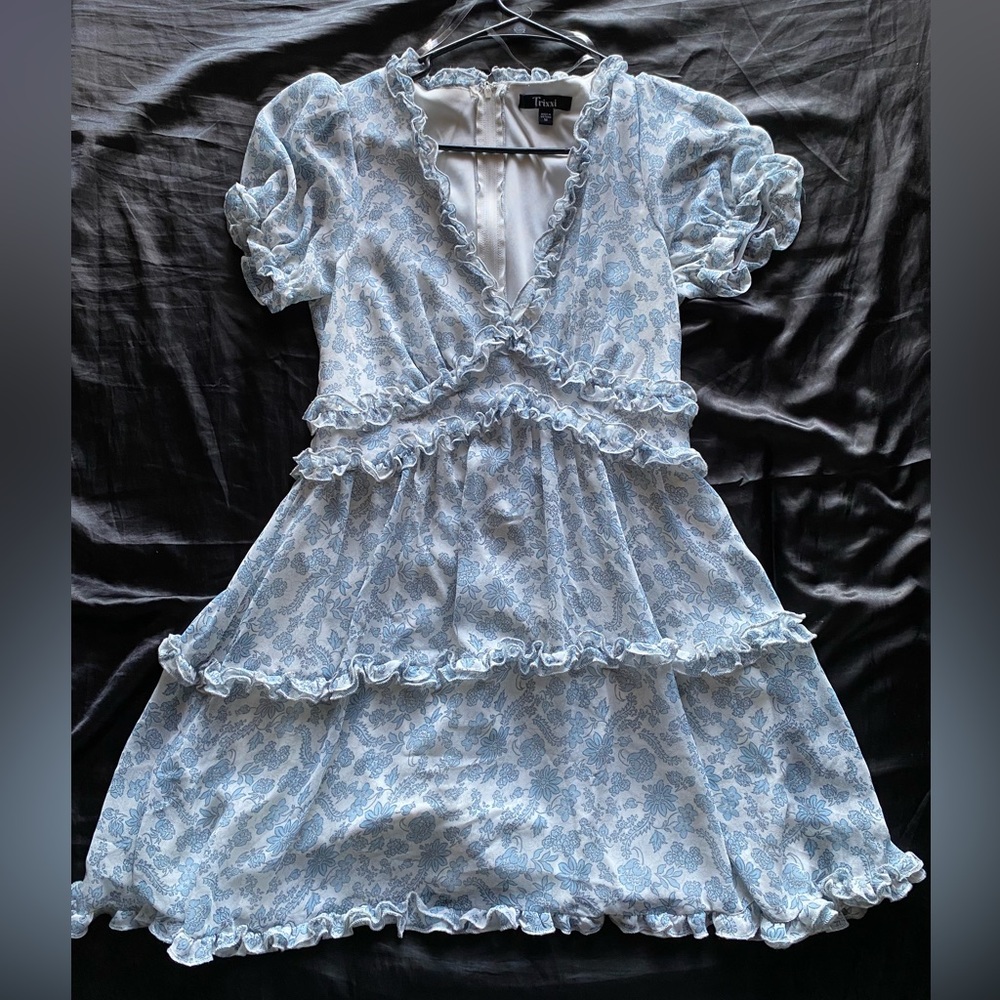 Beautiful Blue and White Patterned Dress Alice in Wonderland Pretty Dress!